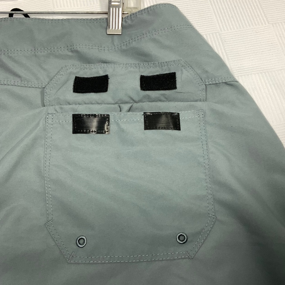 Hurley Men's Gray Board Shorts - Size 38 - Picture 3 of 9